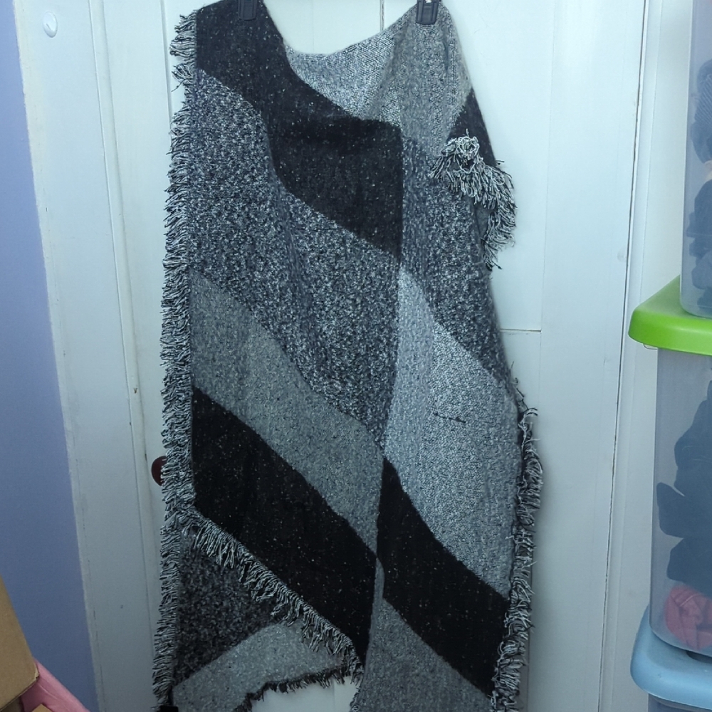 COG Oblong Knit Scarf. NWT.